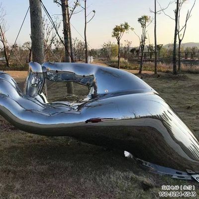 融合艺术与商业 景观佛手与剪影观音手雕塑在商业街与会议展览服务中的文化实践